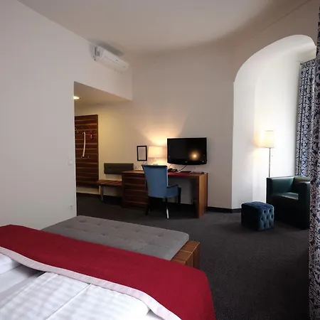 Carlton - Adults Only