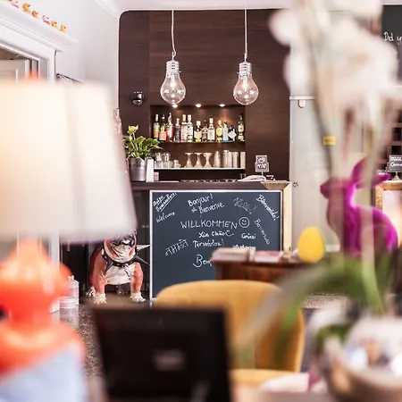 Carlton - Adults Only 4*