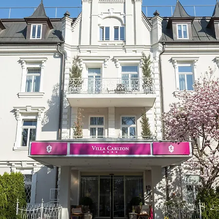 Carlton - Adults Only 4*