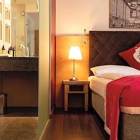 Carlton - Adults Only 4*