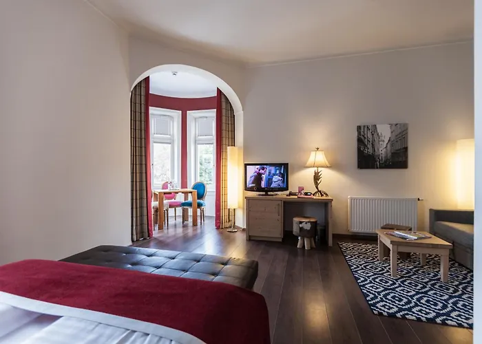 Carlton - Adults Only 4*