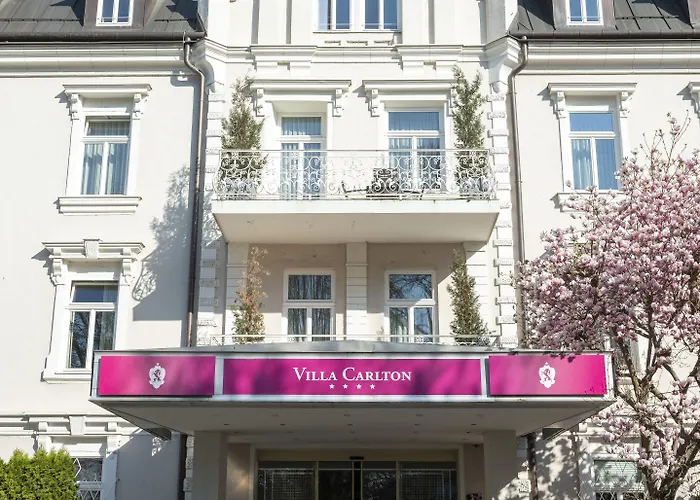 Carlton - Adults Only 4*