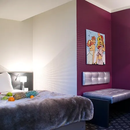 Carlton - Adults Only