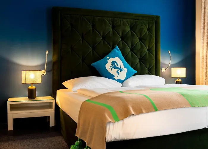 Carlton - Adults Only 4*
